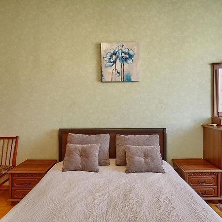 Apartment Near Lva Tolstoho Square Kiev Luaran gambar