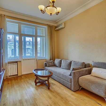 Apartment Near Lva Tolstoho Square Kiev Luaran gambar