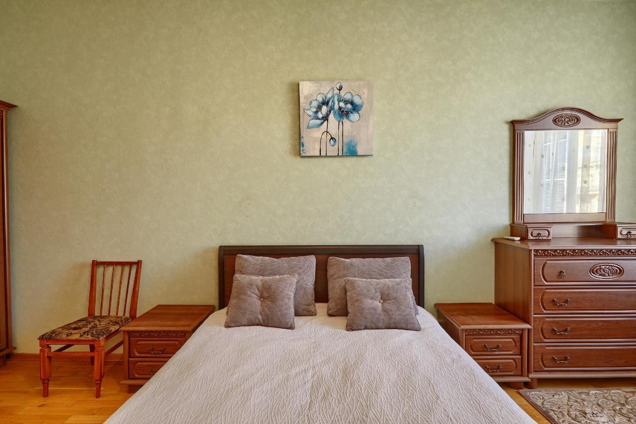 Apartment Near Lva Tolstoho Square Kiev Luaran gambar