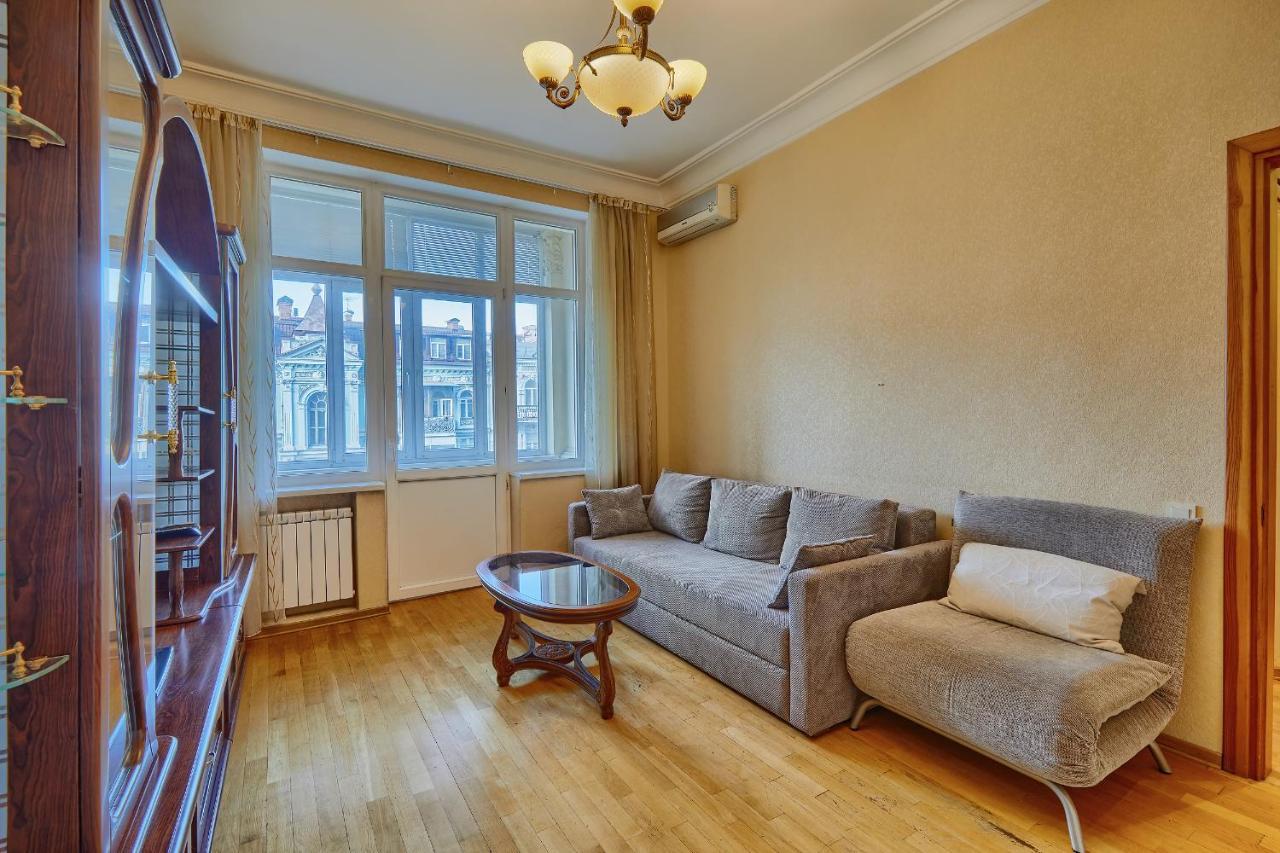Apartment Near Lva Tolstoho Square Kiev Luaran gambar